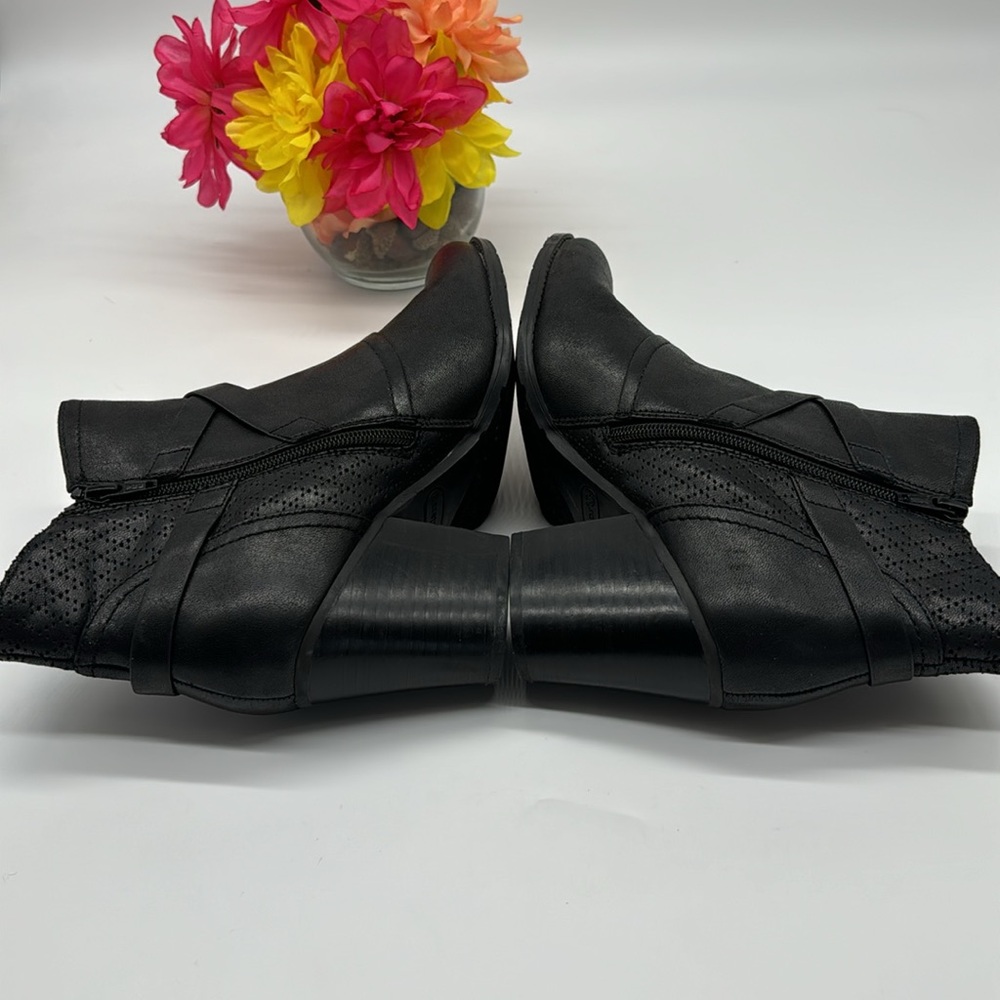 Baretraps Launa Black Leather Ankle Booties Size 10 BAB5772 - Picture 4 of 7